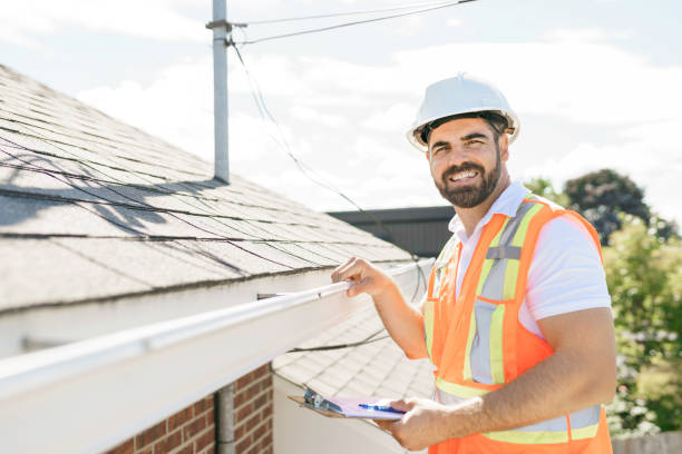 Best Roof Gutter Cleaning  in Castle Rock, WA